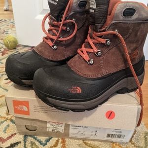 The North Face winter boots, boys size 5.